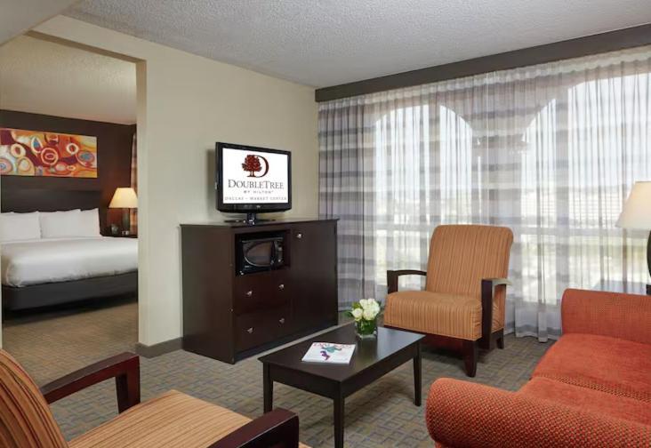 Doubletree By Hilton Dallas Market Center Exterior foto
